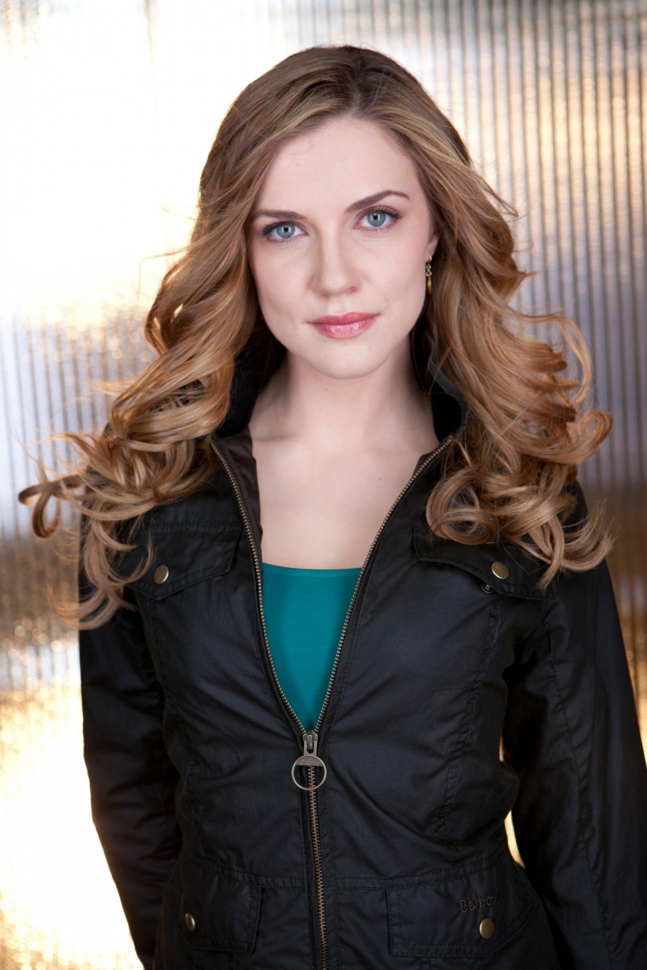 Hot TV Babe Every Week.Sara Canning.